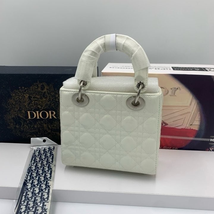 g_046Ud018svc15h6ux1ww5bgh_413zjm.jpg
