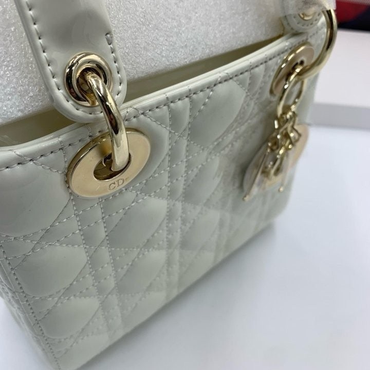 8_04aUd018svc18nepnqzhunhy_413zjm.jpg