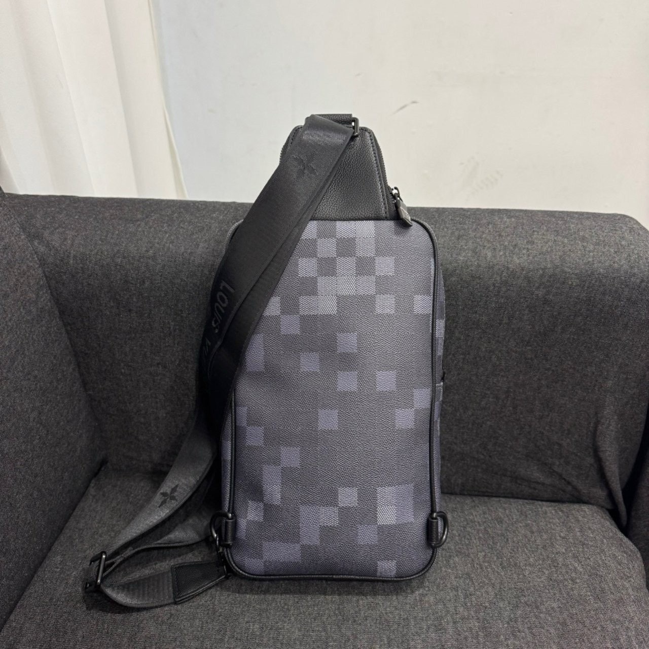 b_198Ud018svc11cb68tk8nzhy_413zjm.jpg