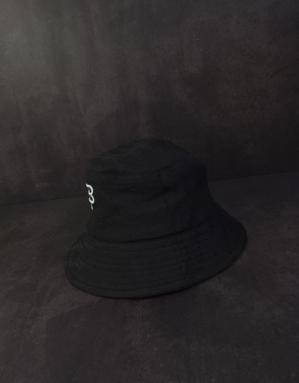 b_305Ud018svc12o5zu25kmc5b_413zjm.jpg