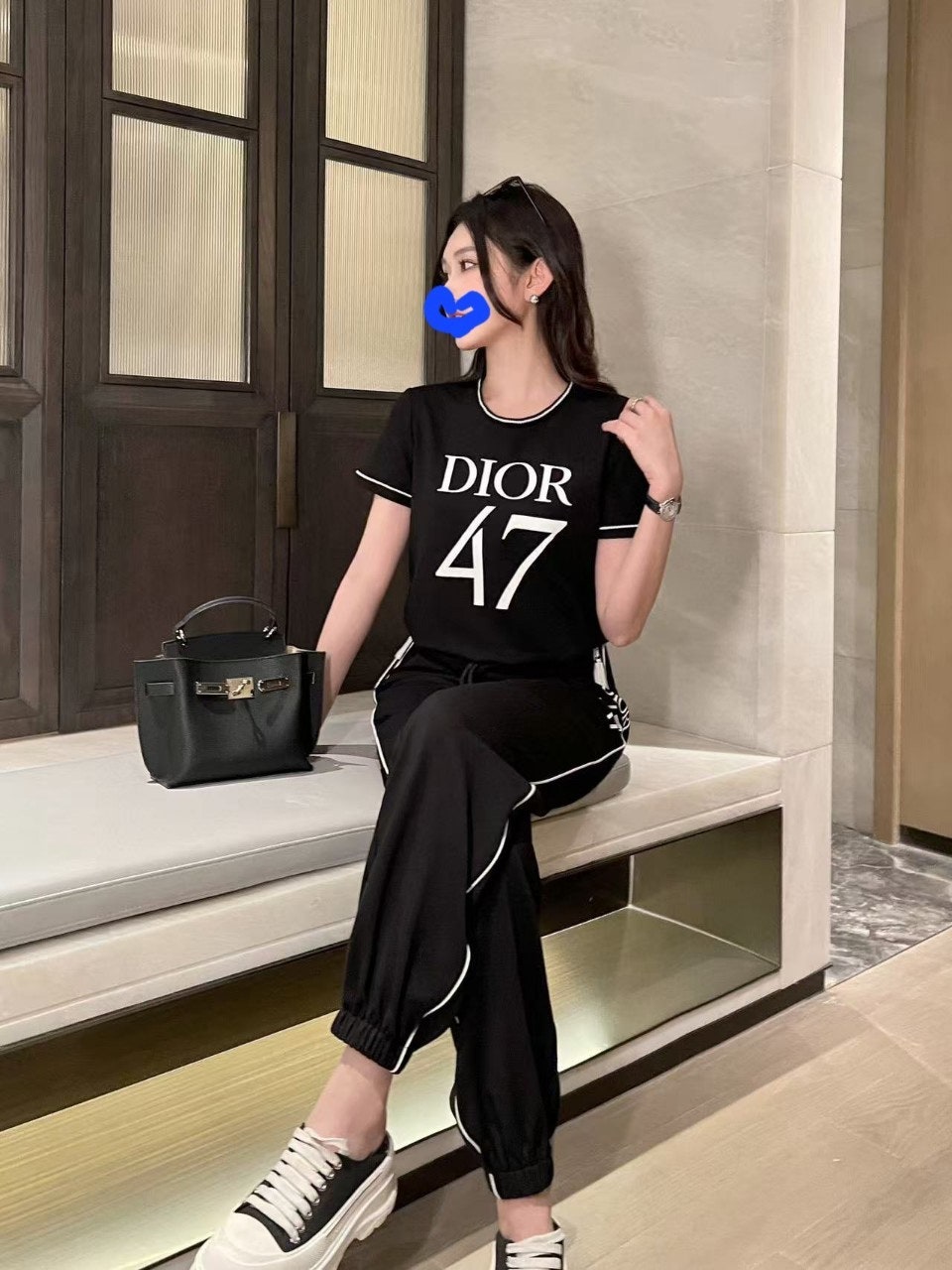 2_04fUd018svc9sv8duvh4api_2lwplr.jpg