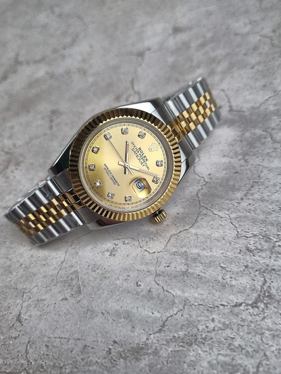 h_181Ud018svc54pnmm4scy8a_413zjm.jpg