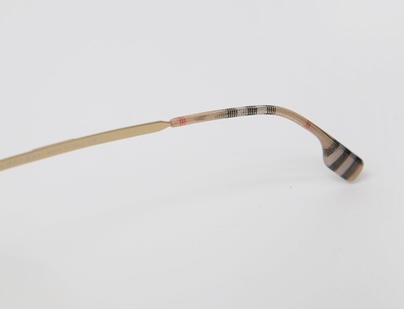 h_h3iUd018svce8q5f38r0b8y_c581oa.jpg