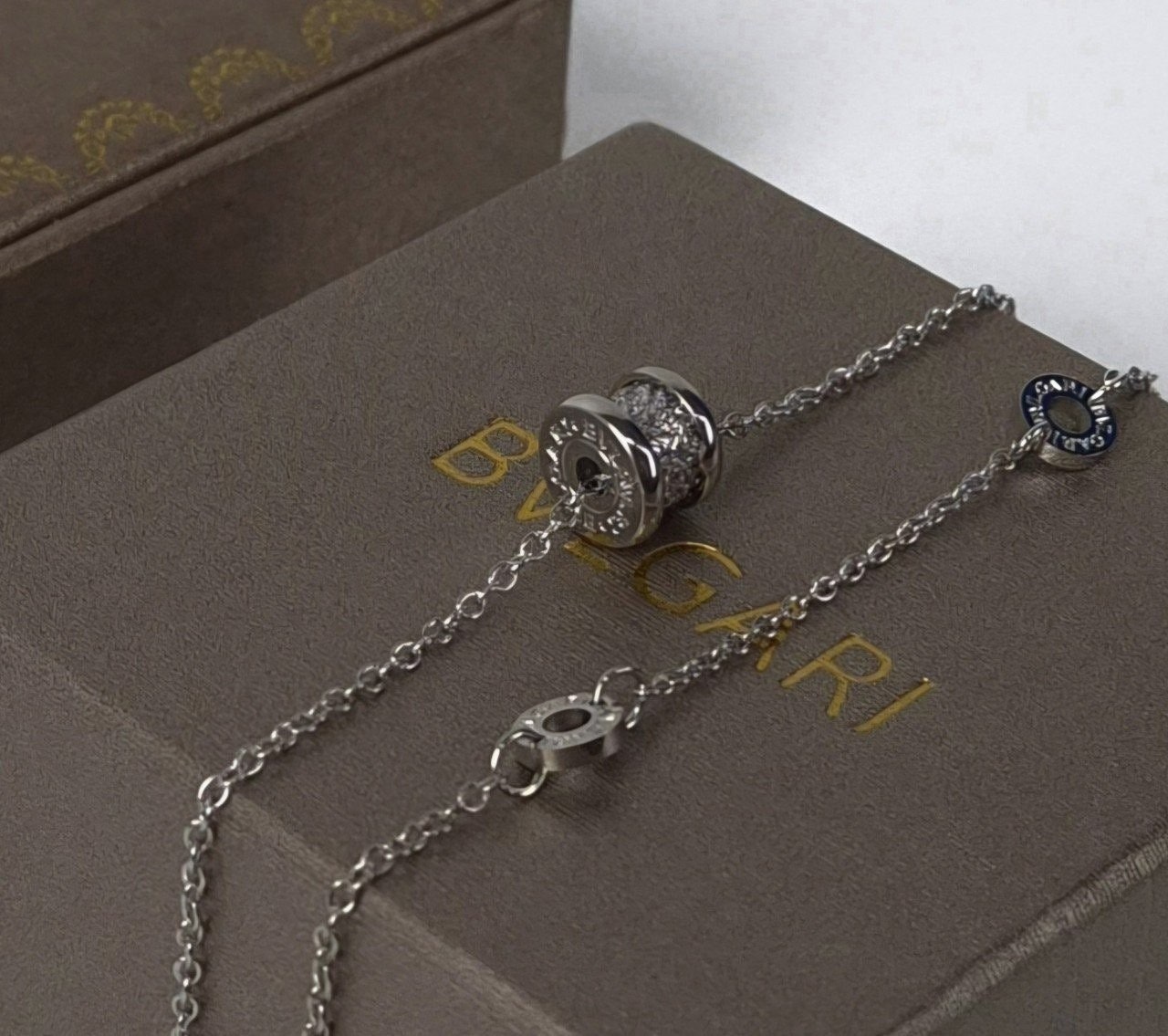2_753Ud018svcenadjzhx1kjm_413zjm.jpg