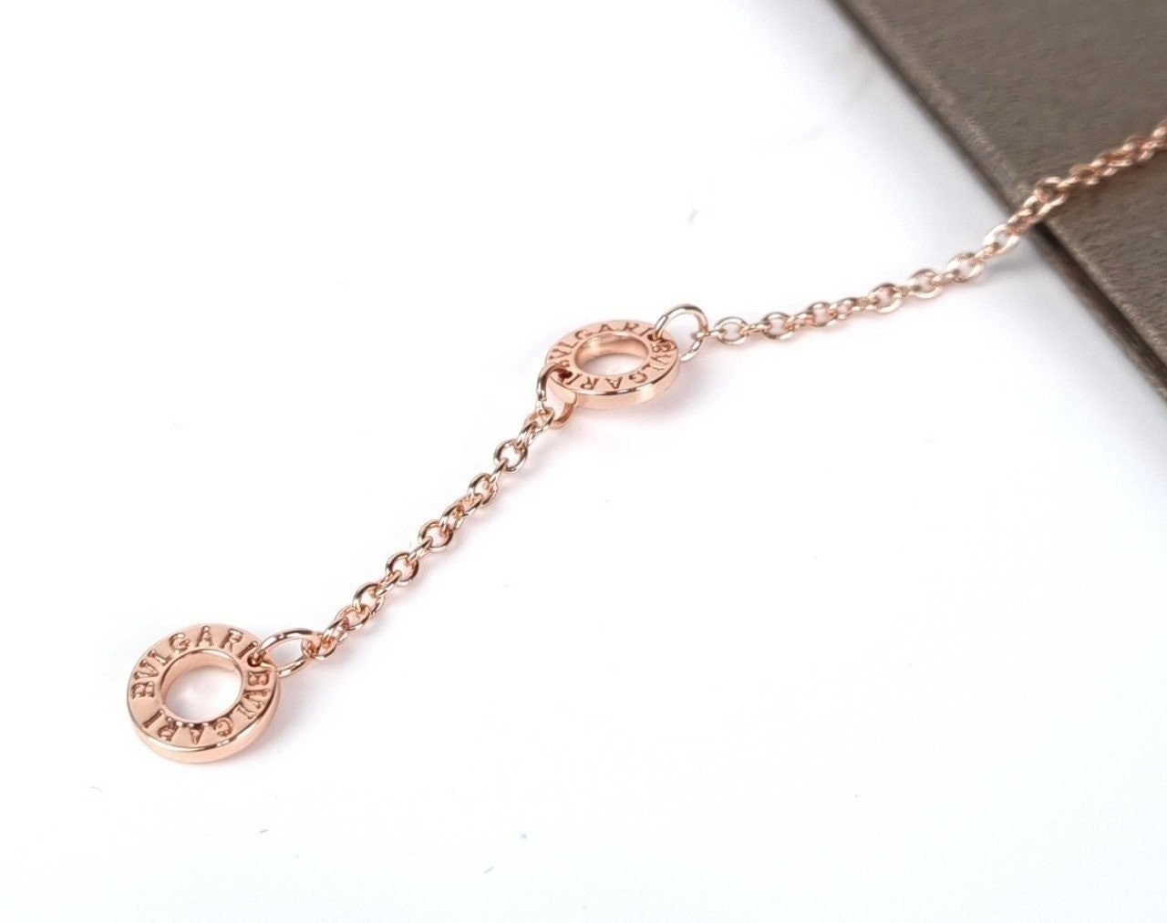 0_64iUd018svc180bvsmzyl8gx_413zjm.jpg