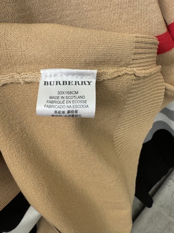 b_2bhUd018svcnrwmyyihhgy0_4144s3.jpg