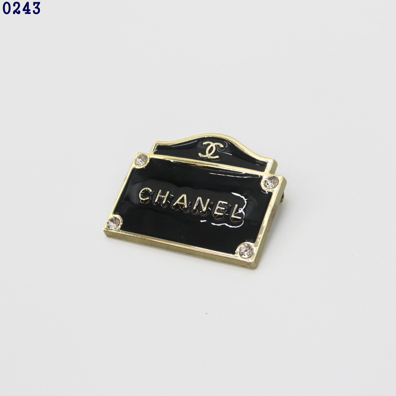 f_ai4Ud018svc1t7dwcv3xe789_tjp7jl.jpg