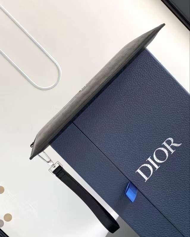 0_gd2Ud018svc19b4k6fvamos4_413zjm.jpg