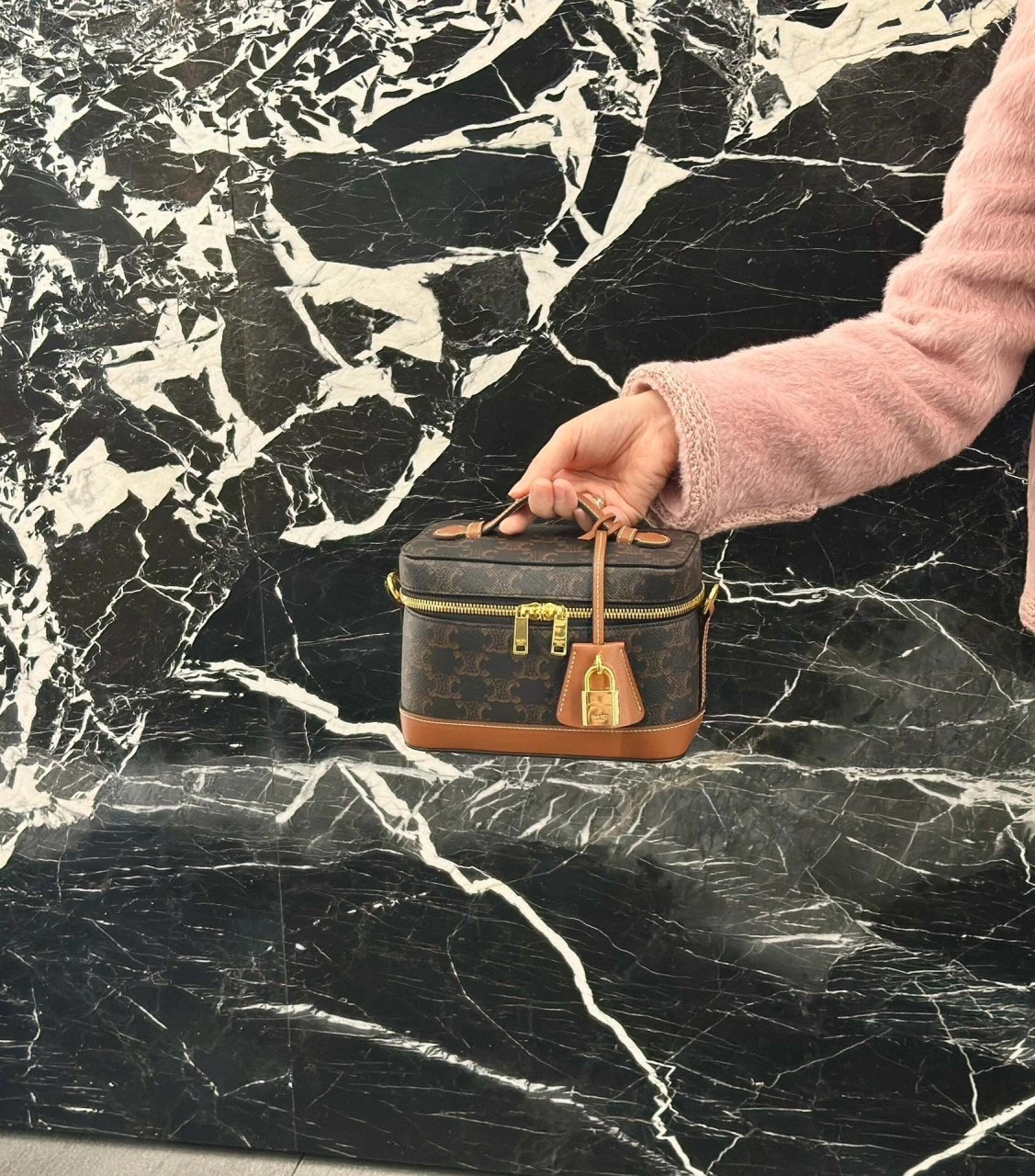 aa.jpg