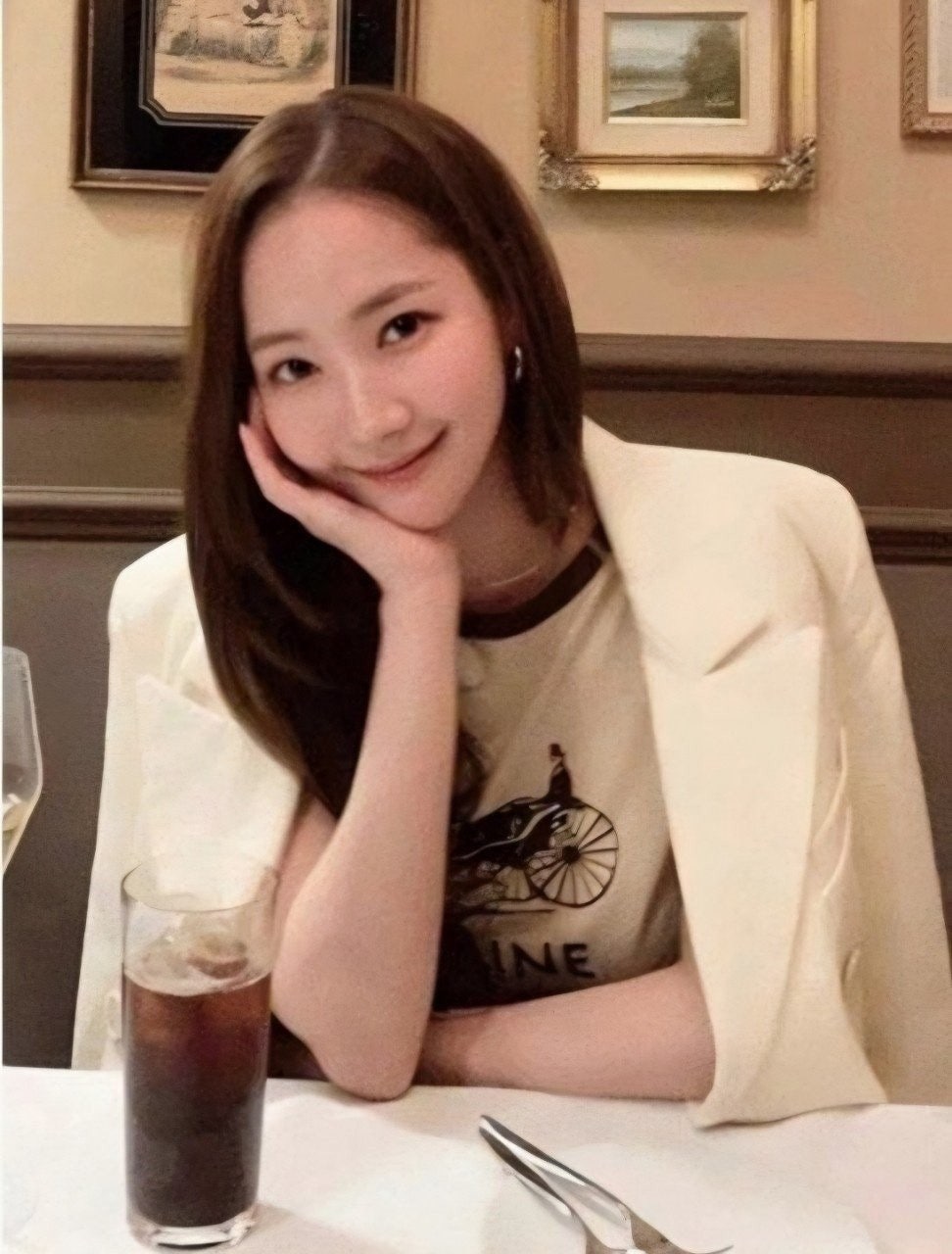 j_890Ud018svc156yiycvm2iez_4144s3.jpg