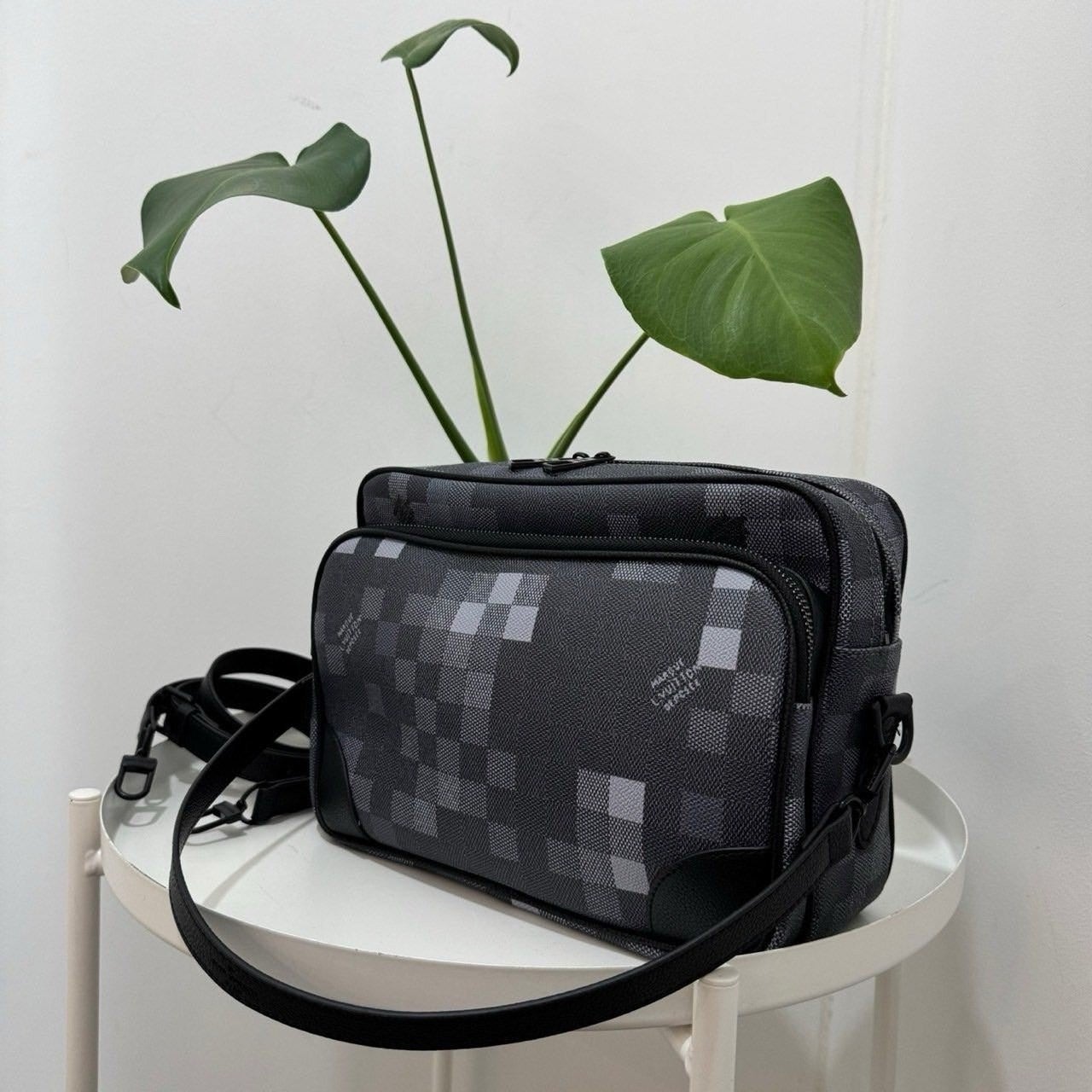 d_3hcUd018svc6tgd4y90oghl_413zjm.jpg