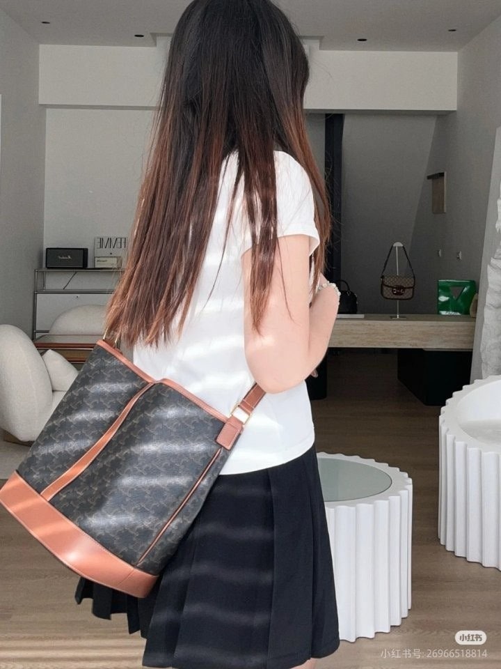 j_69fUd018svc111nq3l32xrf5_413zjm.jpg