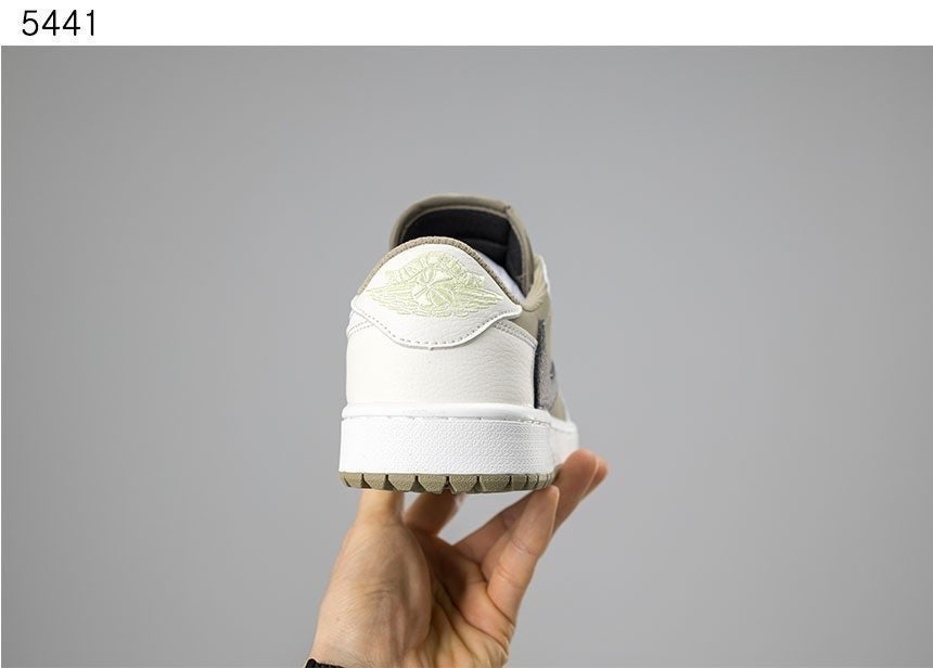 d_hgbUd018svc9mpq05uaiwqa_413zjm.jpg