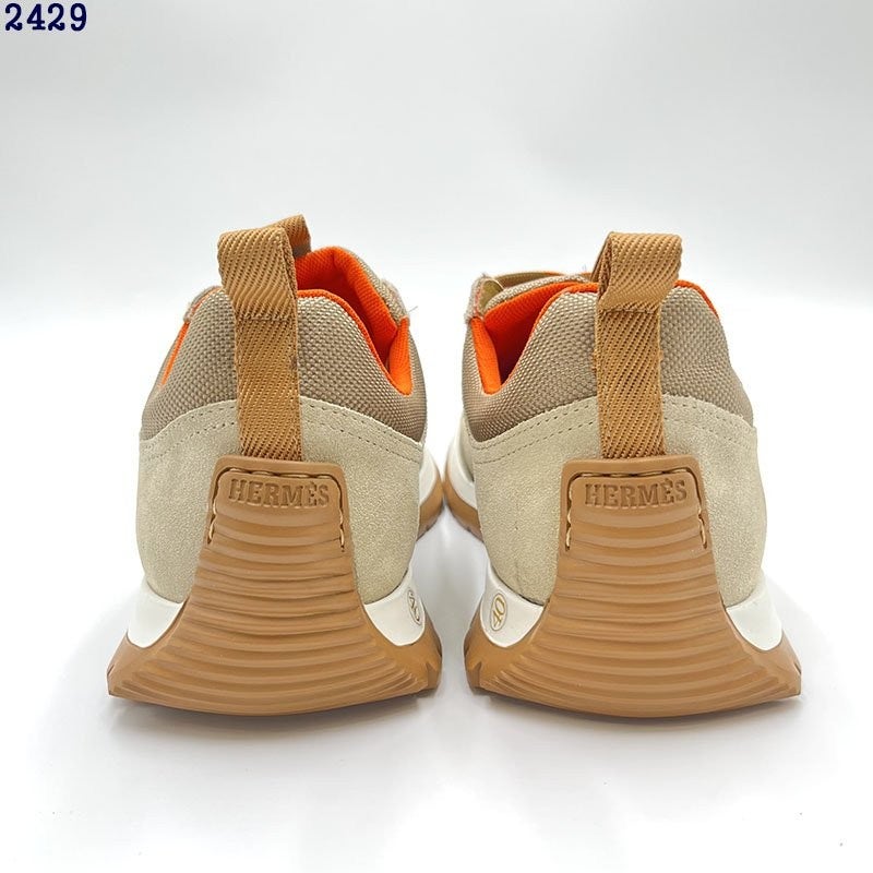 6_978Ud018svchk6oeeoefo9p_t22n2v.jpg