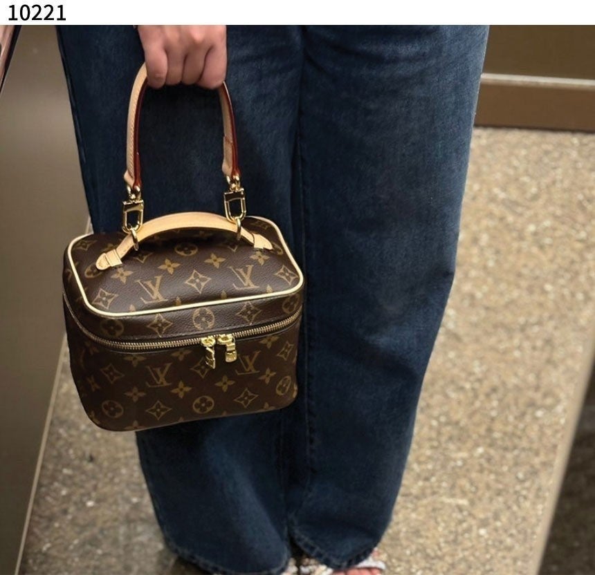 j_79dUd018svc15b6wekaadsry_413zjm.jpg