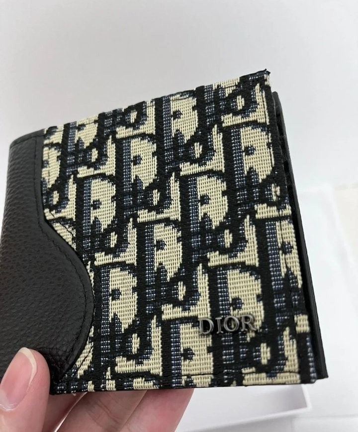 3_c75Ud018svc1m45qcb6edfx_413zjm.jpg