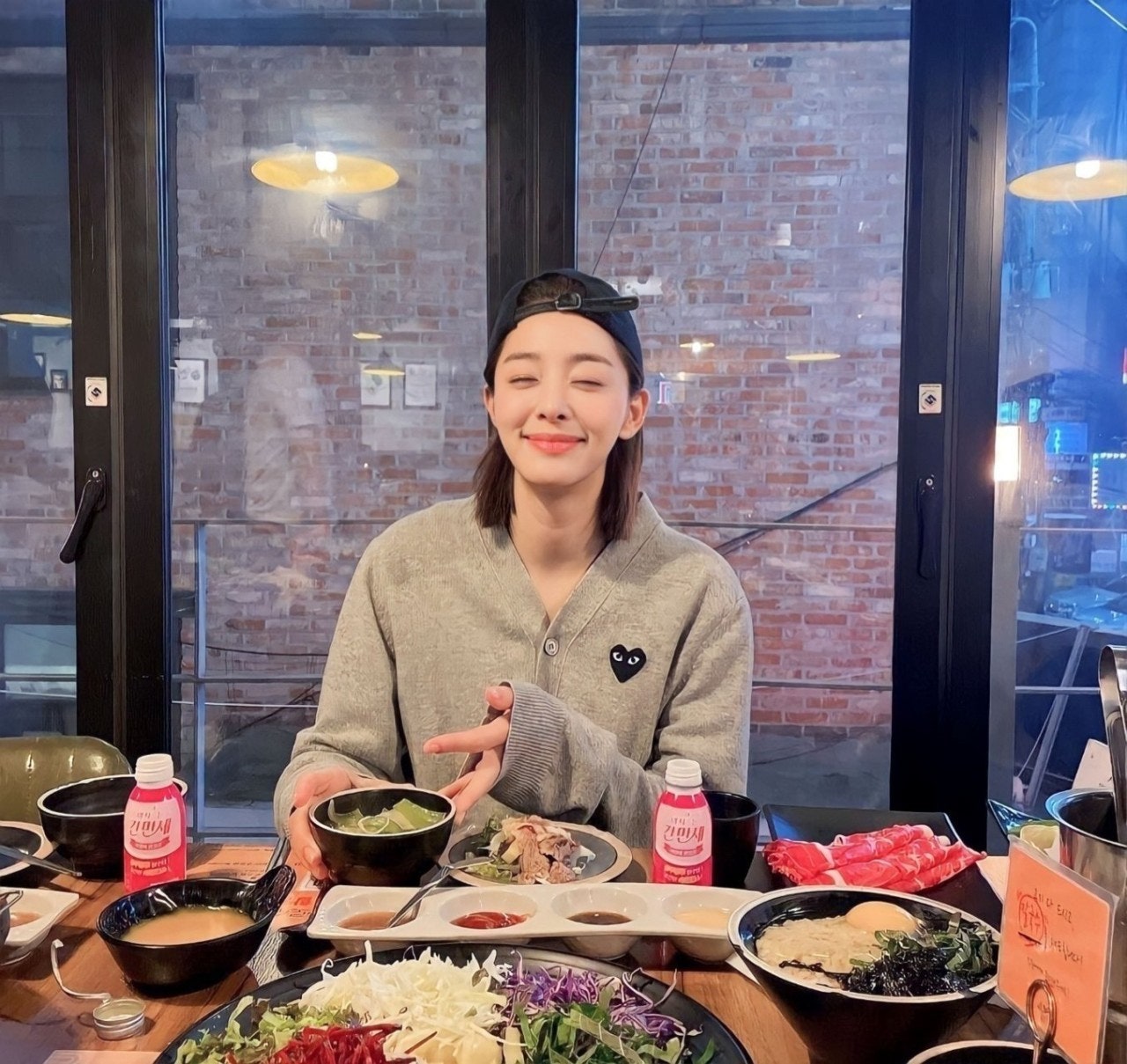 a_e3fUd018svc12ysienv9ta5c_s6fei9.jpg a_e3fUd018svc12ysienv9ta5c_s6fei9.jpg