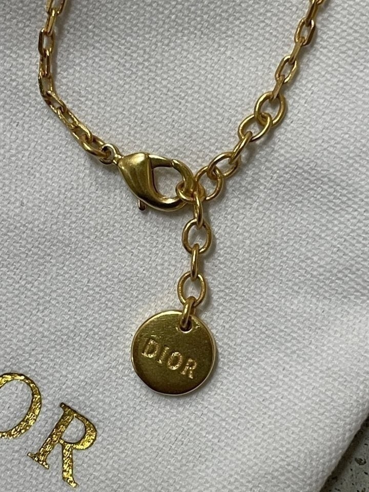 8_j4jUd018svc1re9s256c0qop_413zjm.jpg