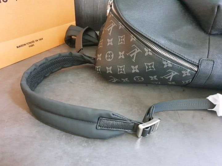 6_i8bUd018svc1x01m9w9b63zg_413zjm.jpg