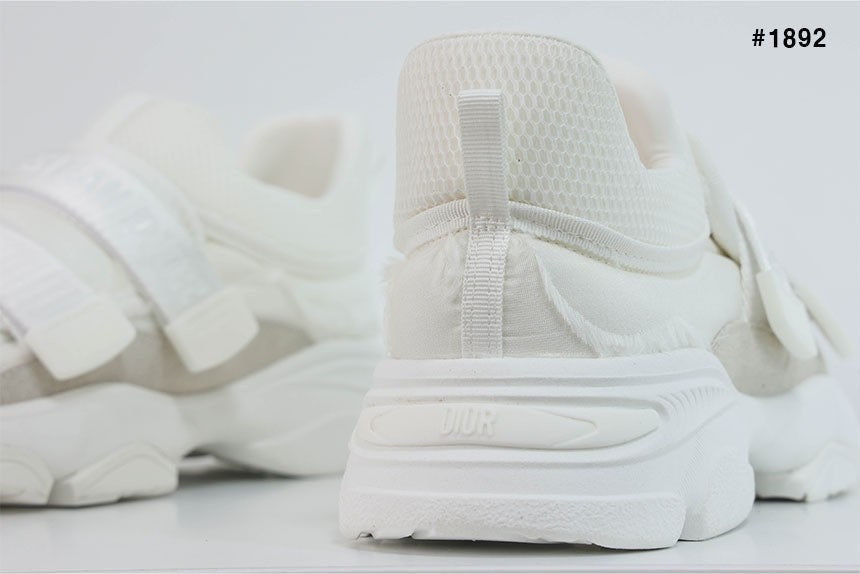 4_iejUd018svc1u6x2likxhcwg_413zjm.jpg