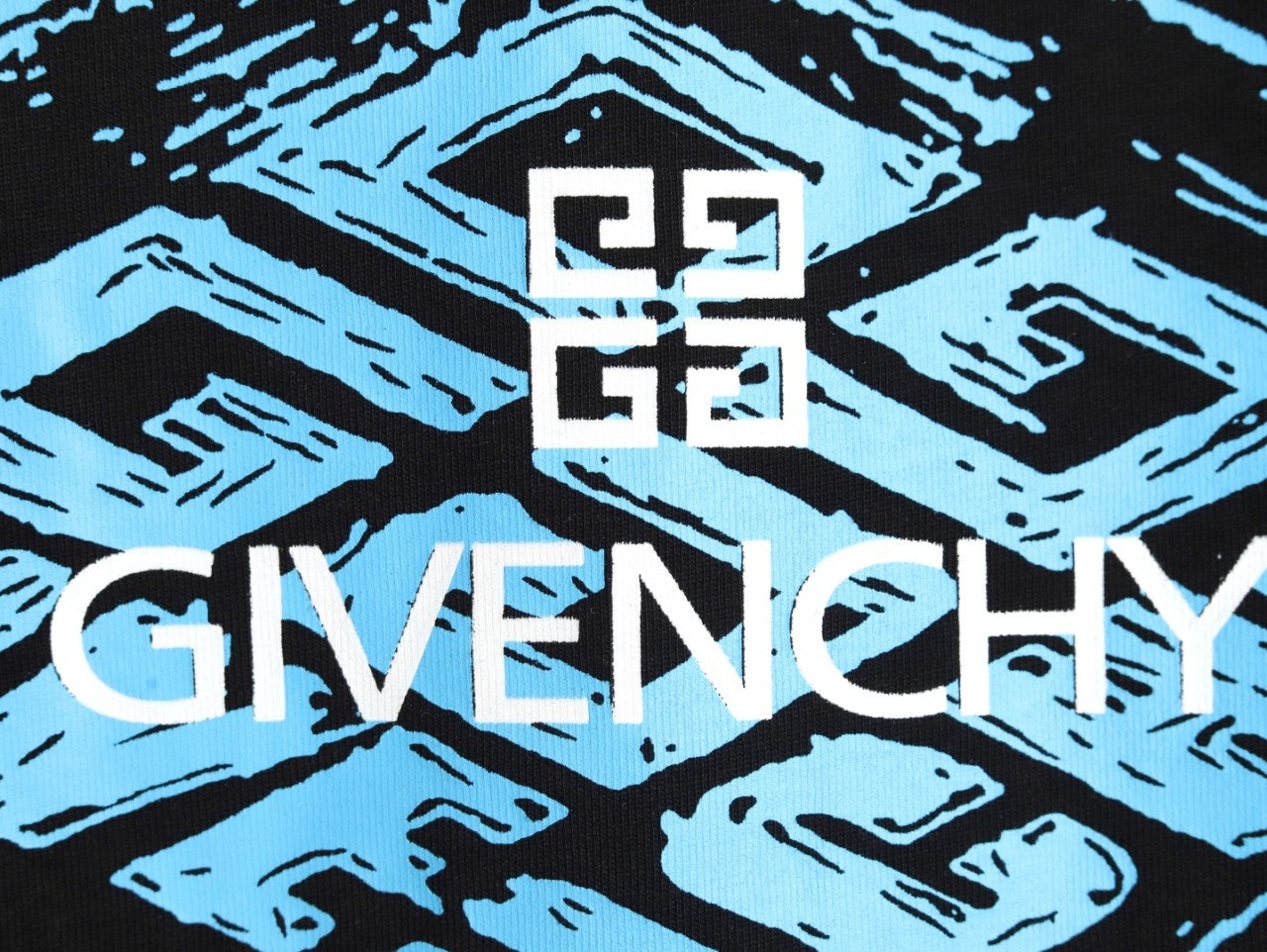 d_9geUd018svcwde41ftks2h_ck9ct0.jpg
