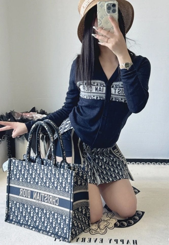 9_935Ud018svc1p0o4mn83m4mc_4144s3.jpg