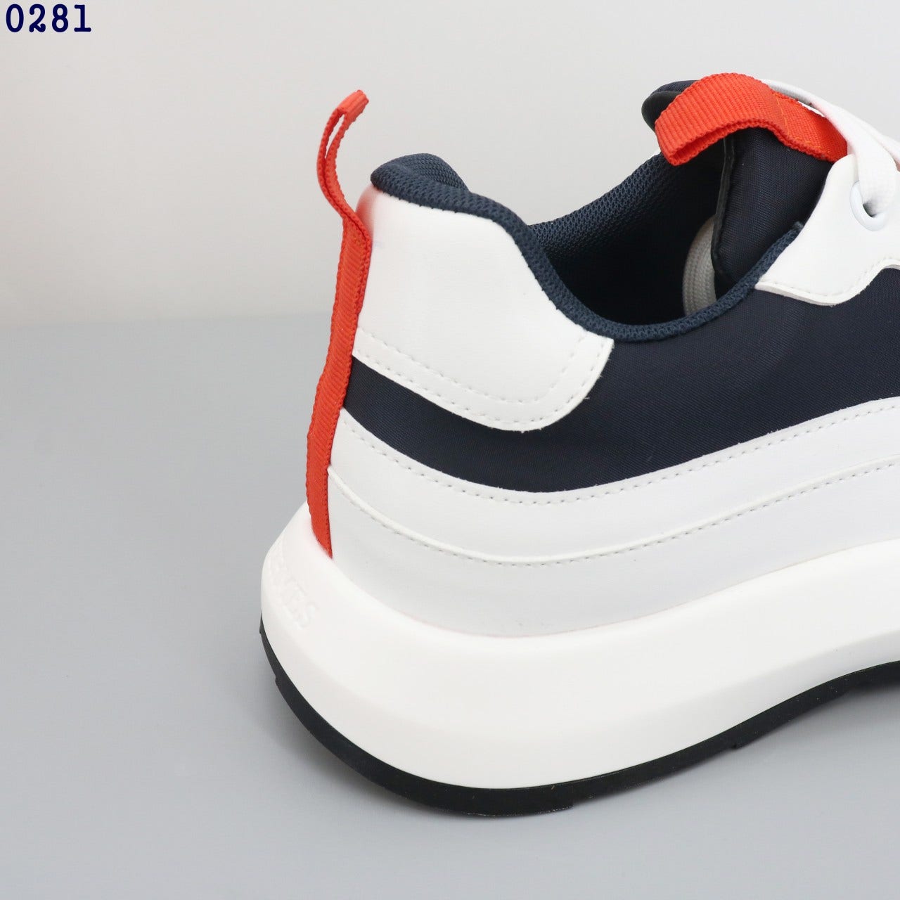 j_d7bUd018svc1uzlvnbofb93p_siwzux.jpg