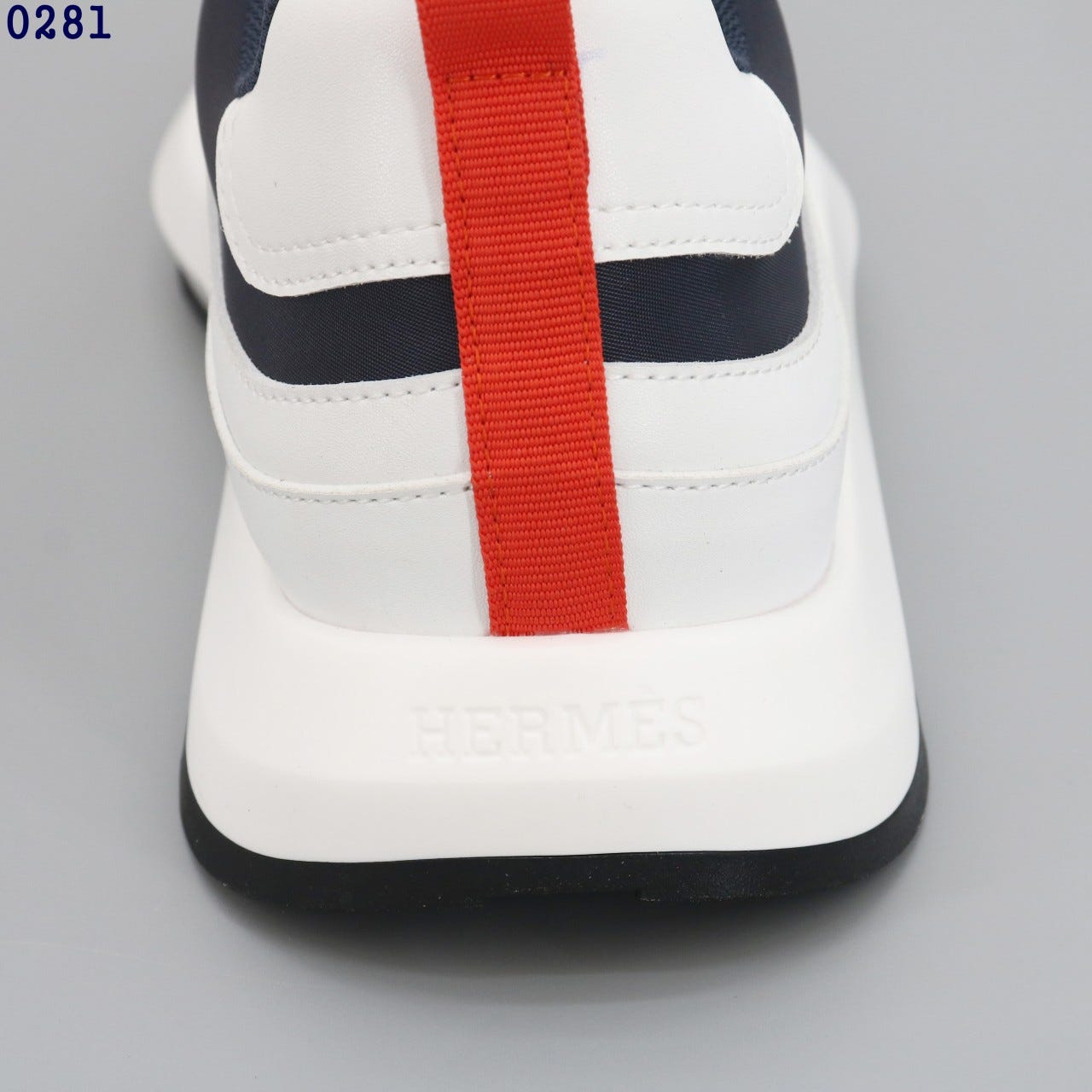 j_j7bUd018svc1hldnfk1kddg4_siwzux.jpg