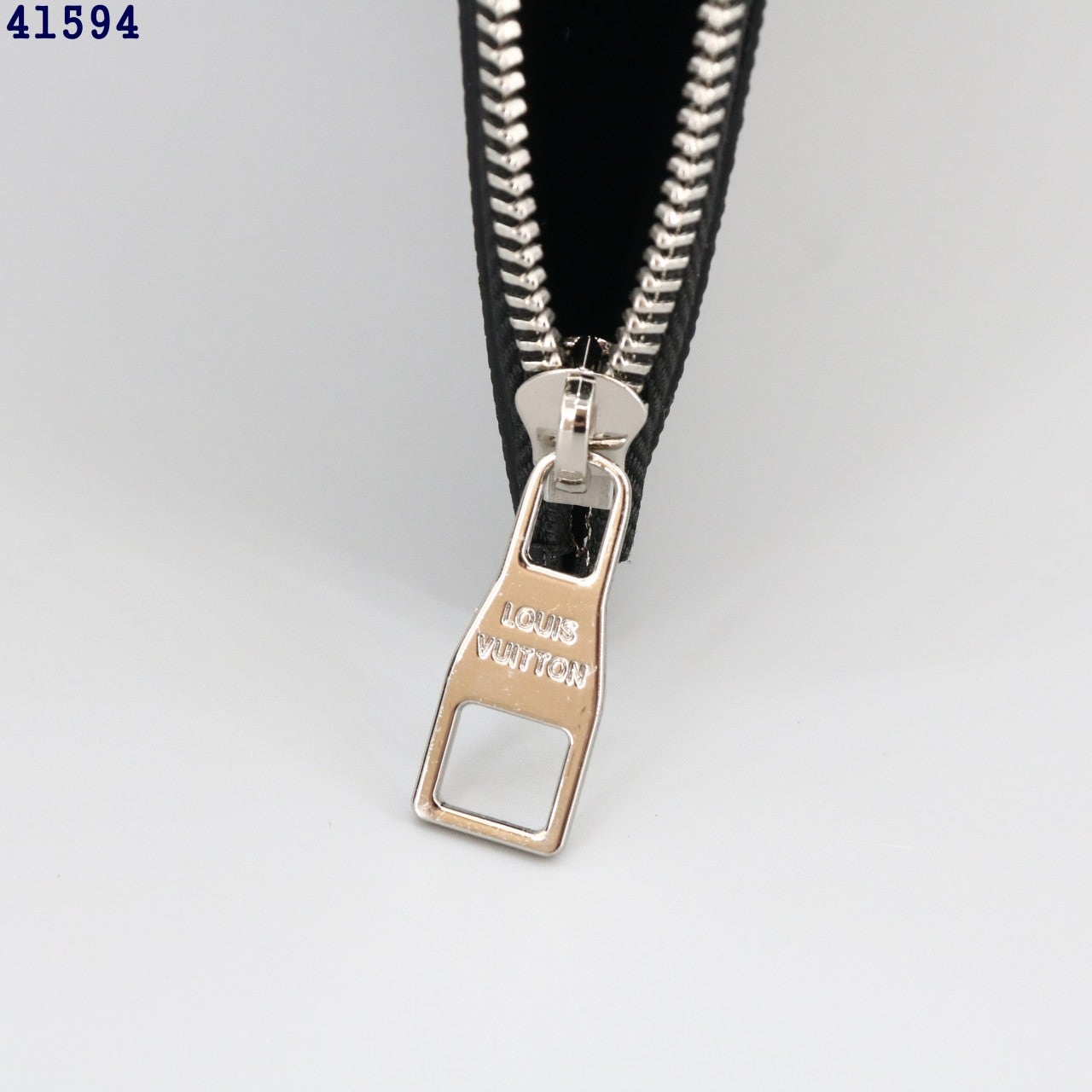 j_bg8Ud018svc401rvoj2xspa_t1nbj7.jpg