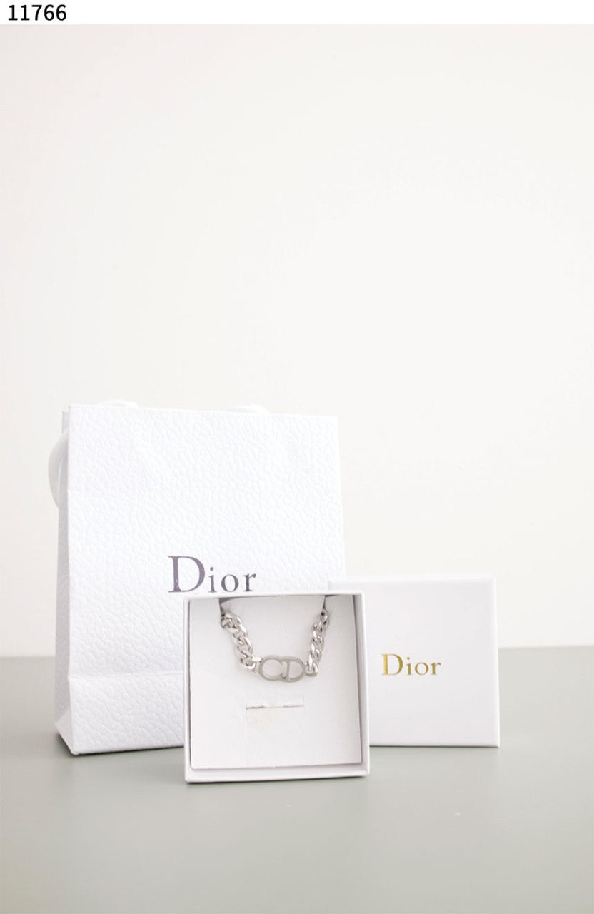 0_0g2Ud018svc1xiytvowunfy1_evzsoc.jpg?type=e1920_std