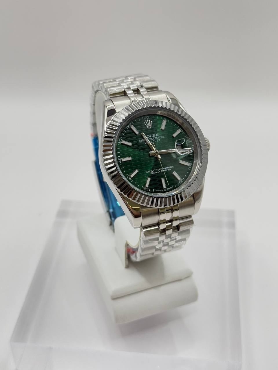 3_8d4Ud018svc1iuqra12606je_14dirp.jpg