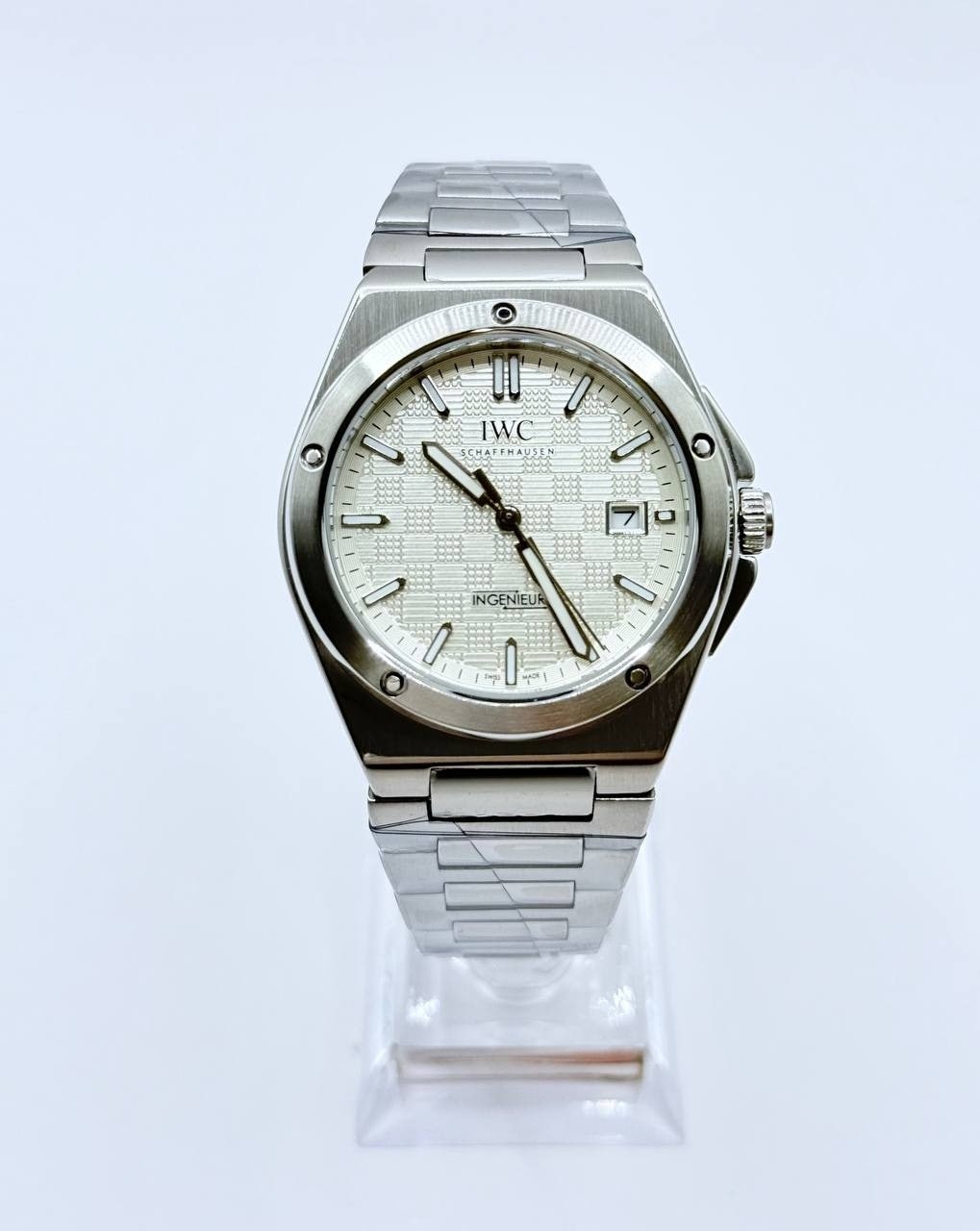 4_abcUd018svca47npke4y3ak_14dirp.jpg
