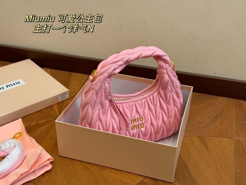 f_7eeUd018svc13nz9ohdwmswt_62p69.jpg
