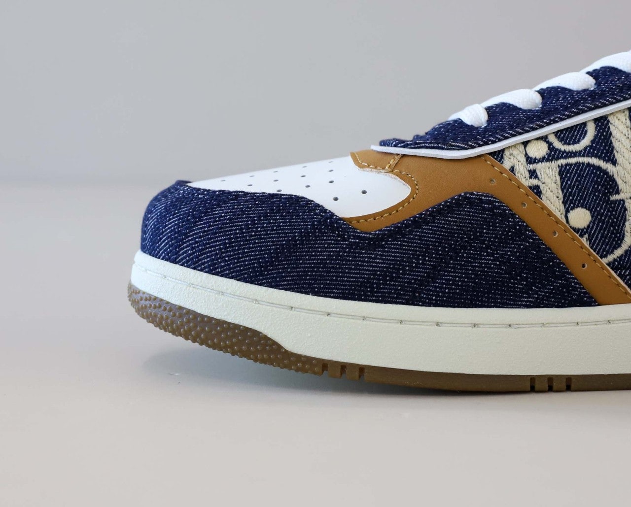 c_e05Ud018svc125sbwrqimiwk_ew4xzd.jpg c_e05Ud018svc125sbwrqimiwk_ew4xzd.jpg