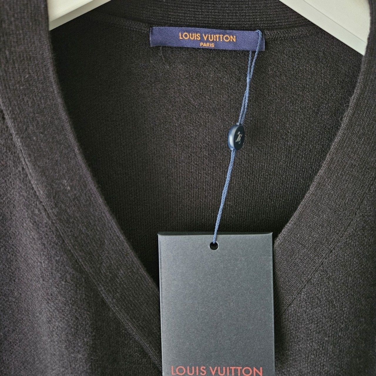 4_2a1Ud018svc1jtbindusgpj7_48xg9.jpg