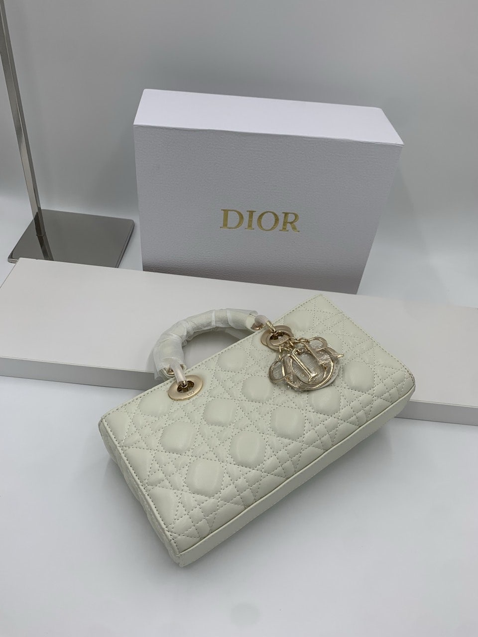 2_4dcUd018svc15p8kwtfuwap5_dqodqr.jpg