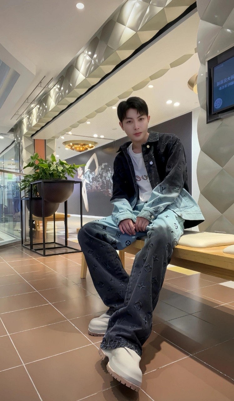 f_ihjUd018svc12daec9iln32s_48xg9.jpg