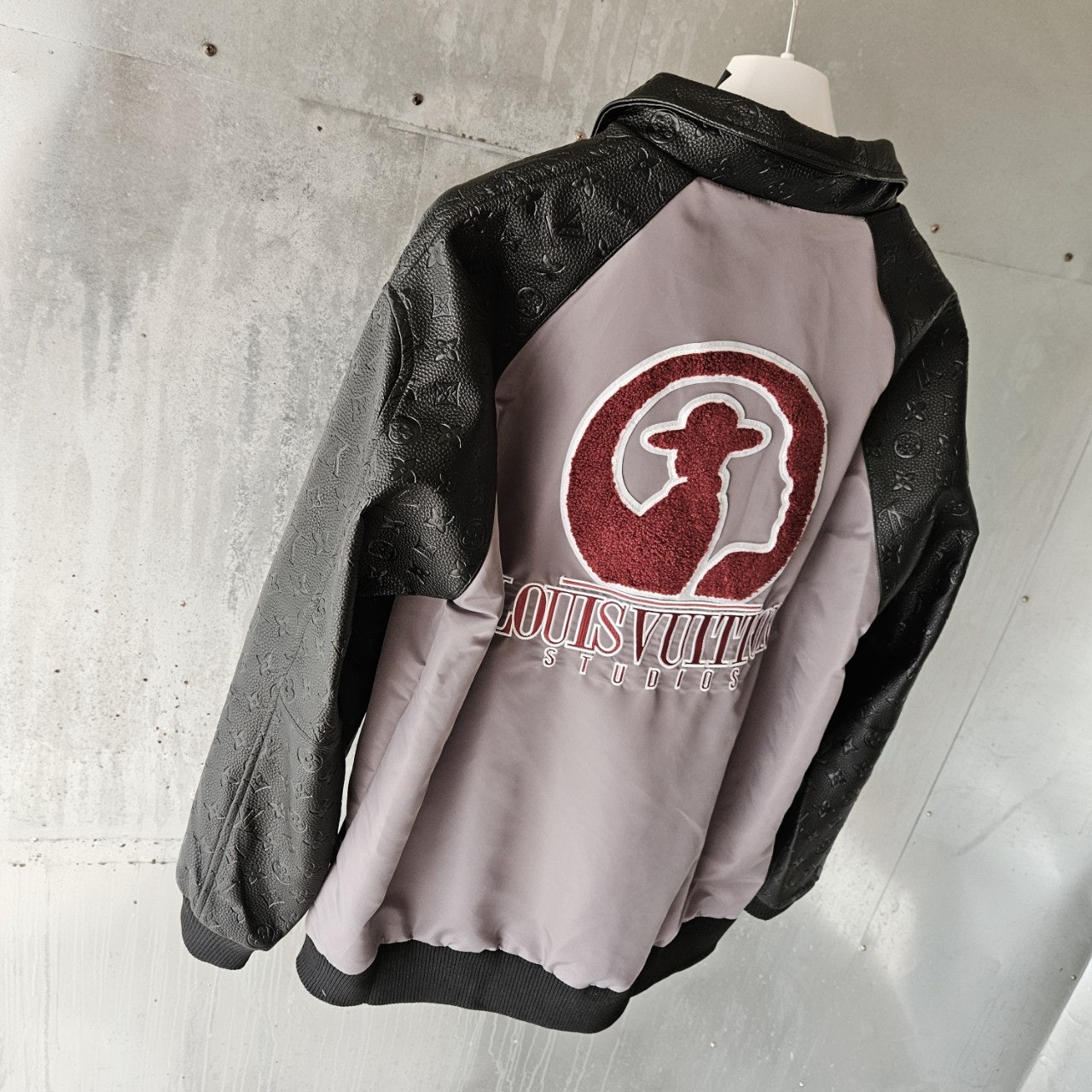 b_64eUd018svc1uarqur2esol7_48xg9.jpg b_64eUd018svc1uarqur2esol7_48xg9.jpg