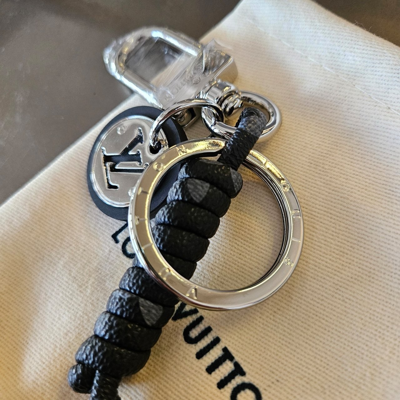 6_fb3Ud018svc17a1onpusj3h4_824iz.jpg 6_fb3Ud018svc17a1onpusj3h4_824iz.jpg