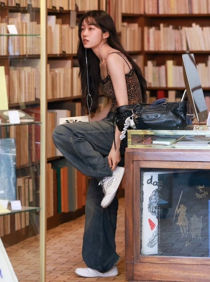 b_30fUd018svcw4pt4r55htt4_413zjm.jpg b_30fUd018svcw4pt4r55htt4_413zjm.jpg