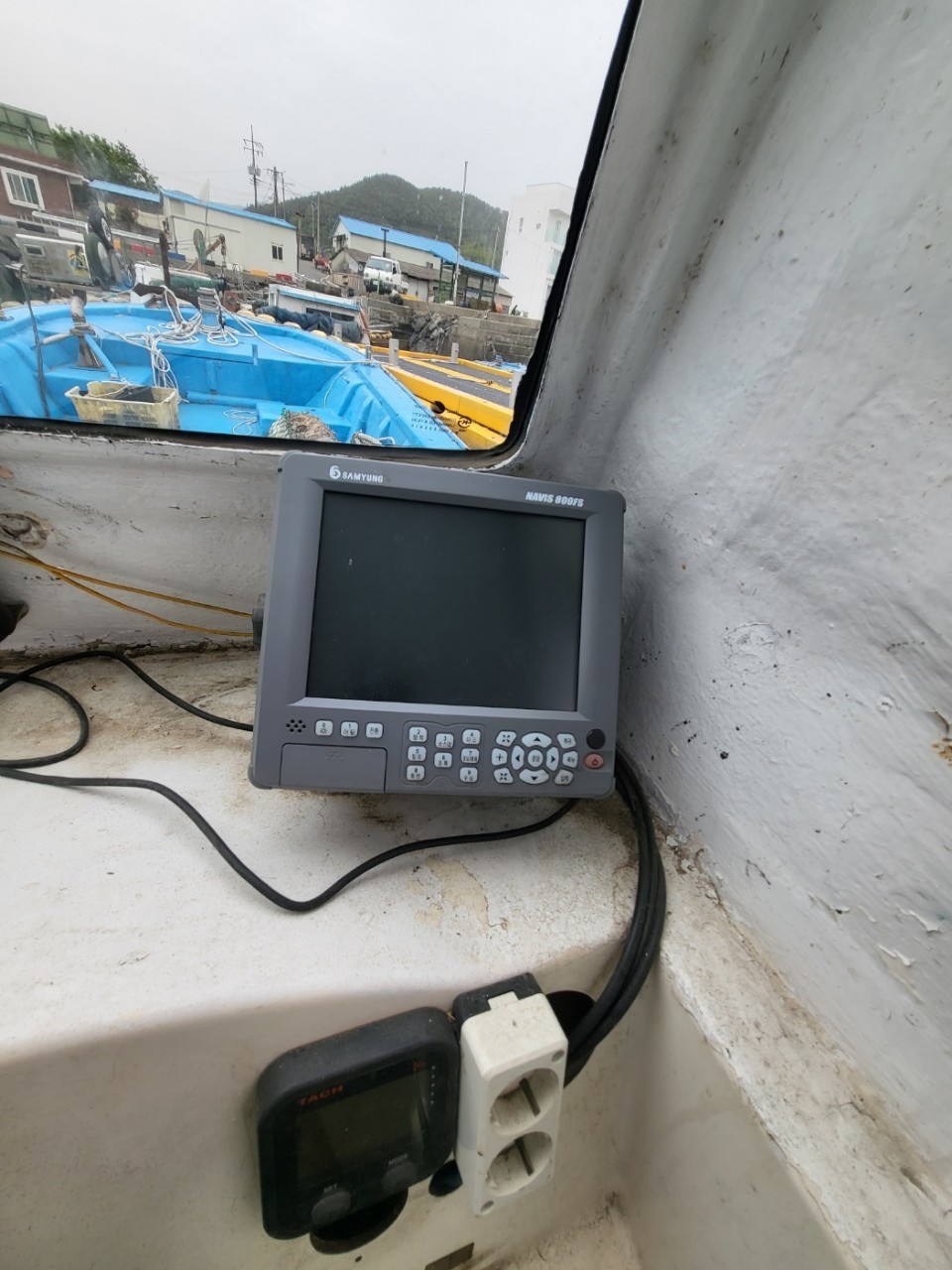 경남 2.99톤 연안자망허가 어선 판매합니다.