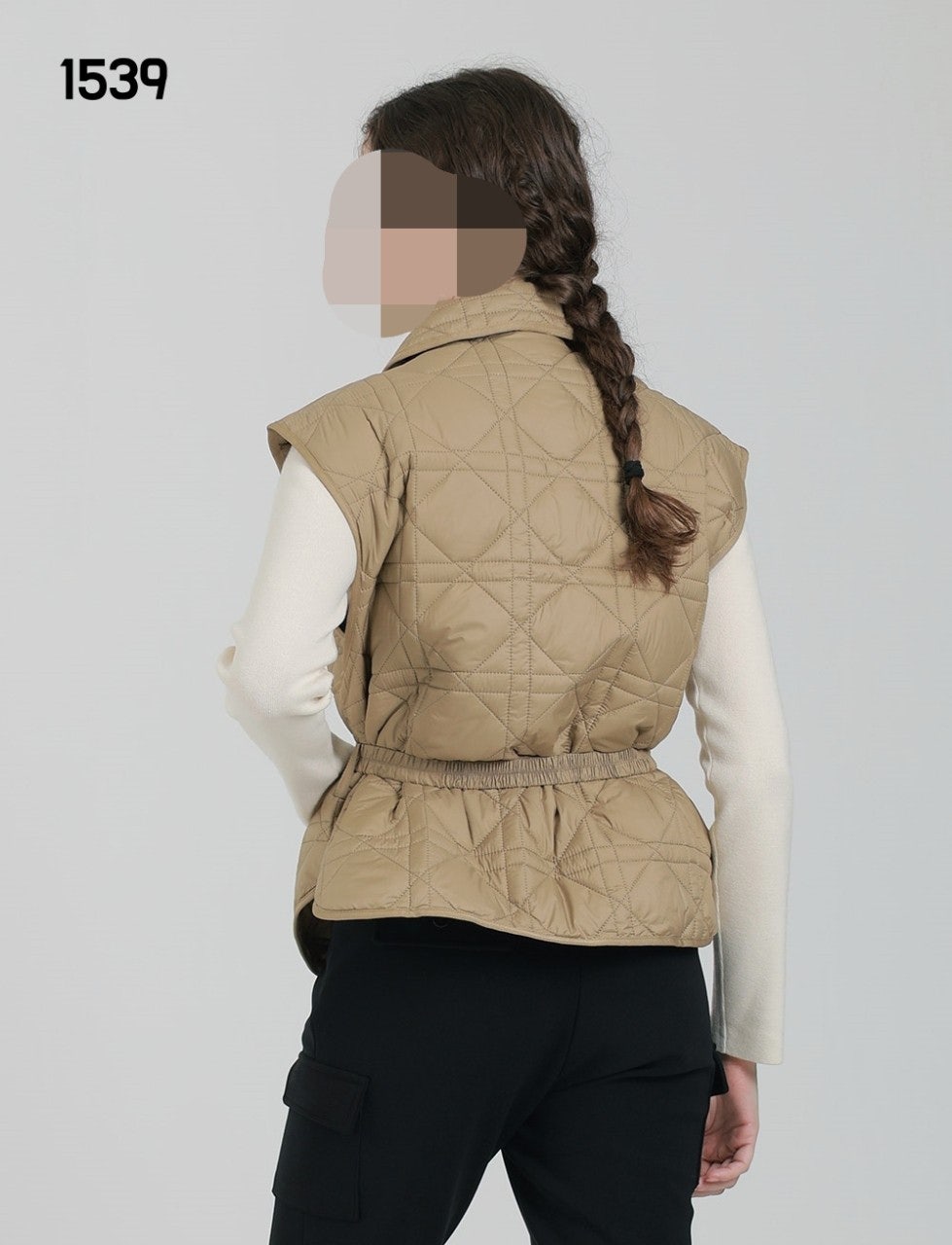 a_5a8Ud018svc18movbhrr0uj2_bss50w.jpg?type=e1920_std