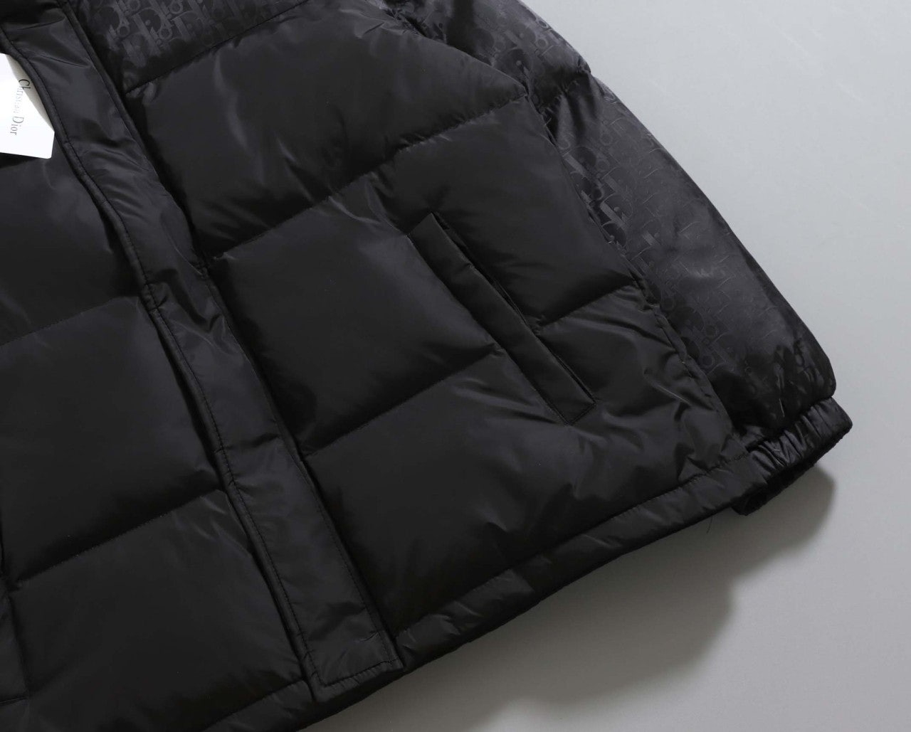 d_0d5Ud018svc1uui3akkh21uv_ew4xzd.jpg?type=e1920_std