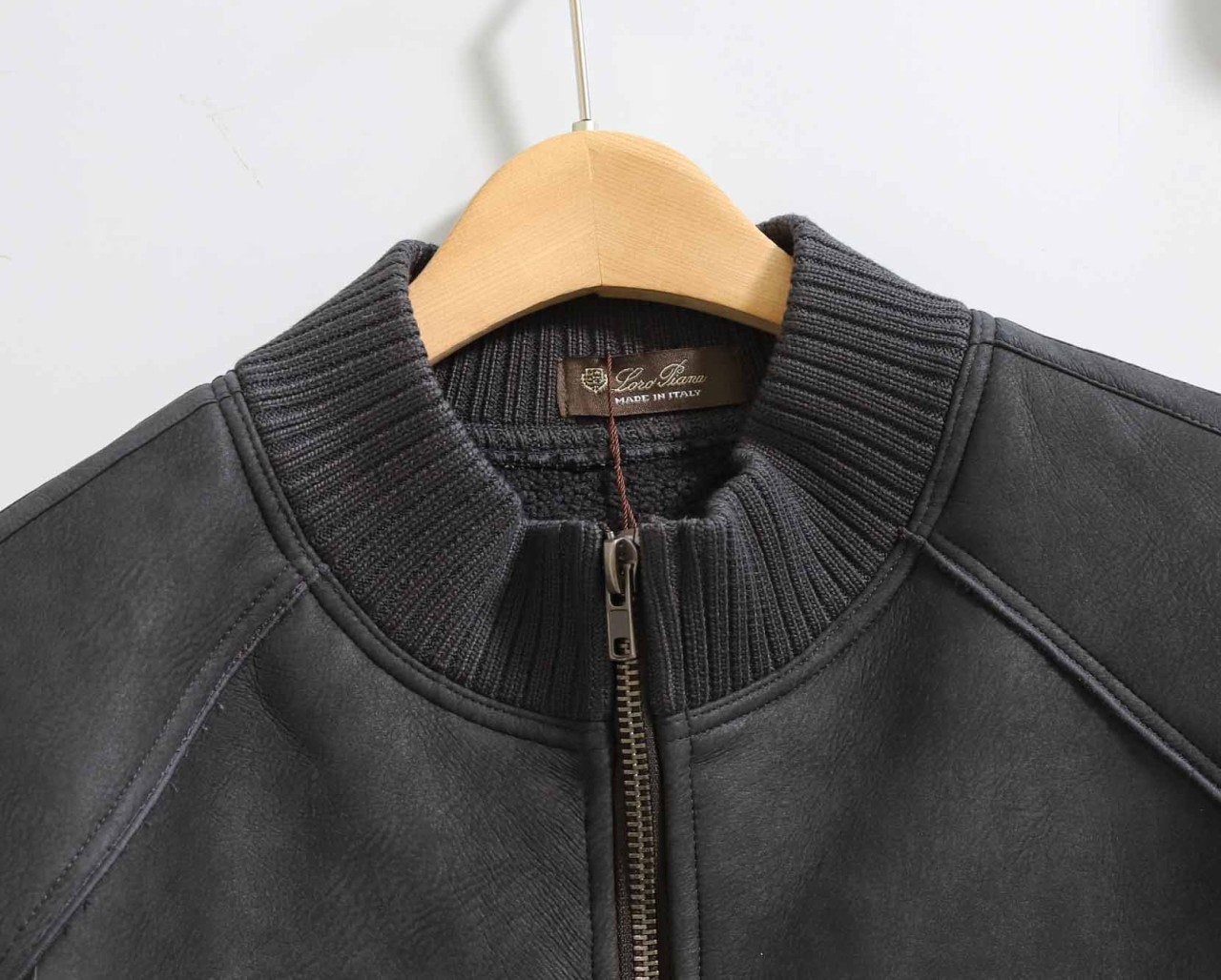 3_34eUd018svc1p780v55dmus3_ew4xzd.jpg?type=e1920_std