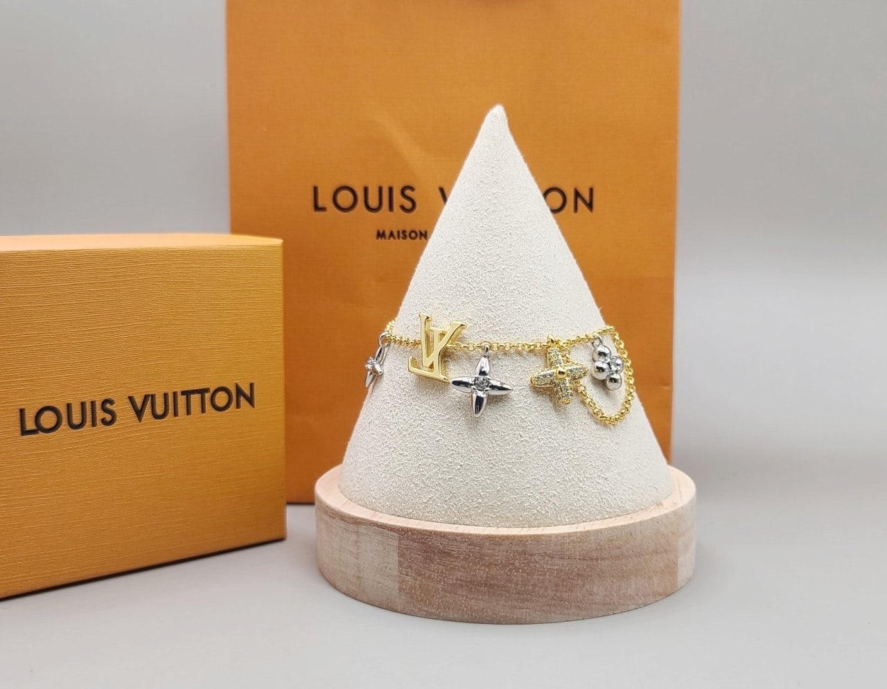 0_c6eUd018svc77er94gzw87y_413zjm.jpg 0_c6eUd018svc77er94gzw87y_413zjm.jpg