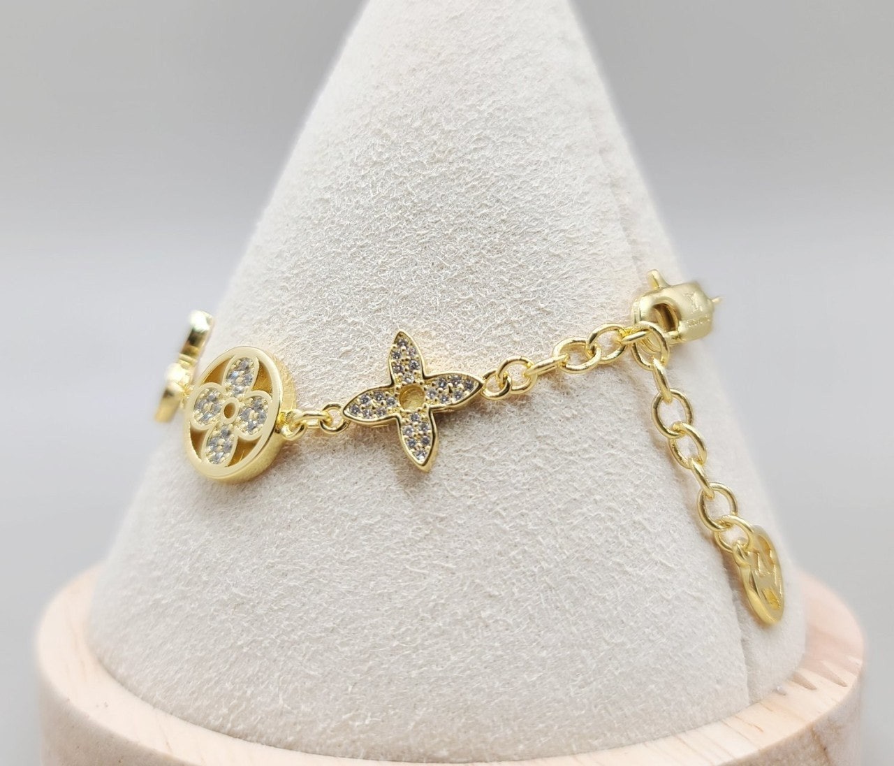 4_76fUd018svc1fwujf3nxazpv_413zjm.jpg 4_76fUd018svc1fwujf3nxazpv_413zjm.jpg