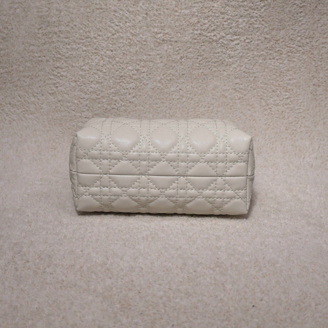 a_fj1Ud018svc14gp6o0qskux_haav5p.jpg a_fj1Ud018svc14gp6o0qskux_haav5p.jpg