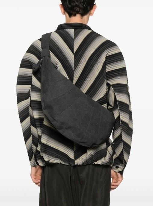 3_35iUd018svc1366opwaln2tj_eg68cv.jpg?type=e1920_std