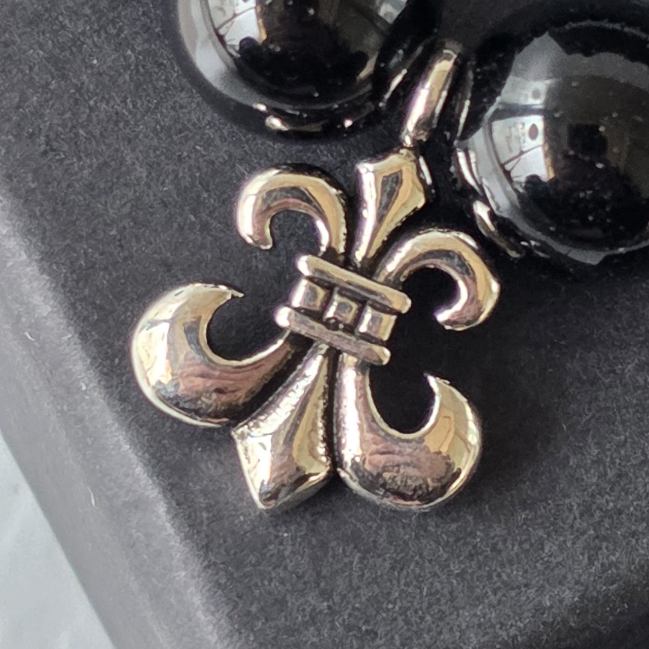 h_ddbUd018svckmzuyy1eotyu_48xg9.jpg h_ddbUd018svckmzuyy1eotyu_48xg9.jpg