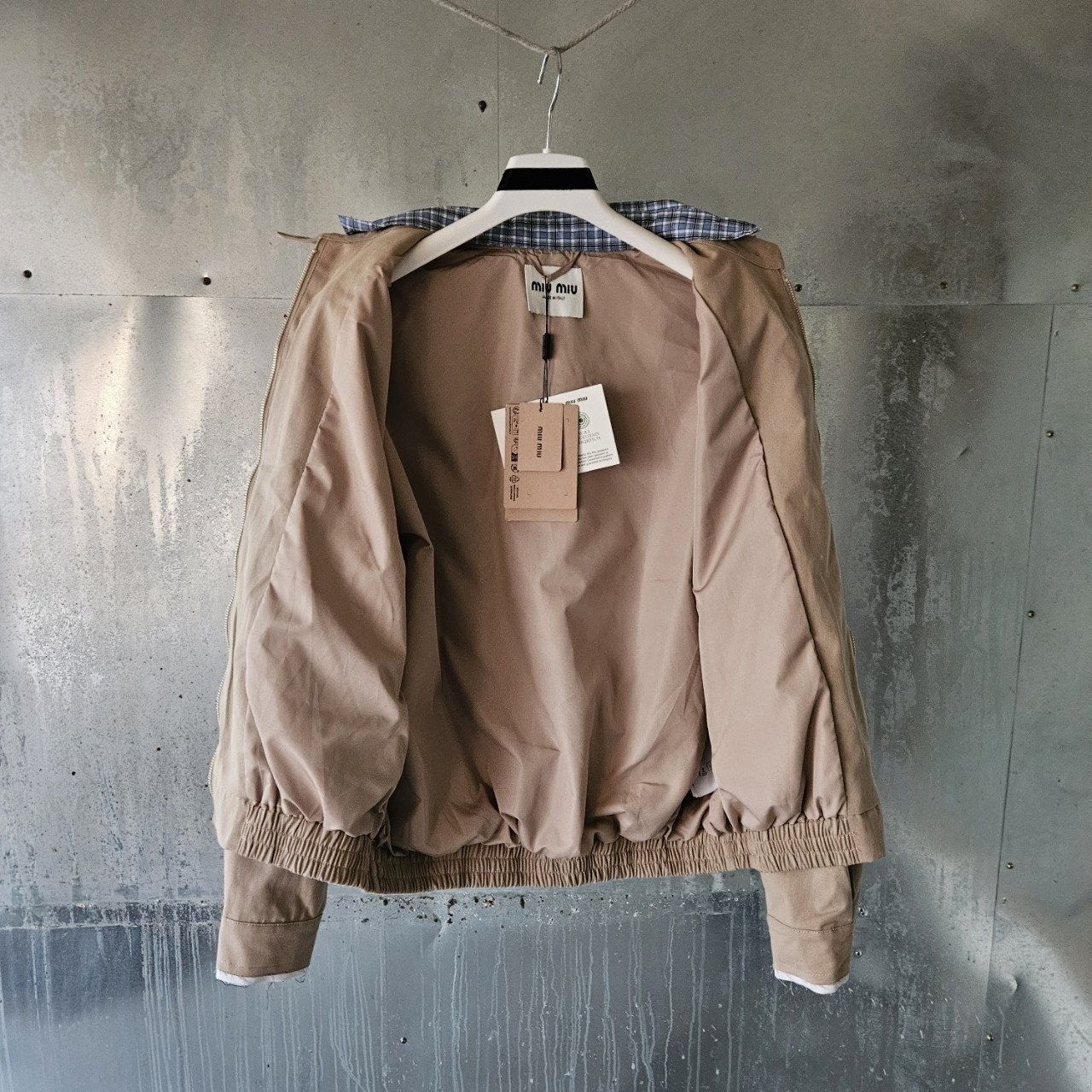 4_iddUd018svcu1cx99rxk8h3_48xg9.jpg 4_iddUd018svcu1cx99rxk8h3_48xg9.jpg